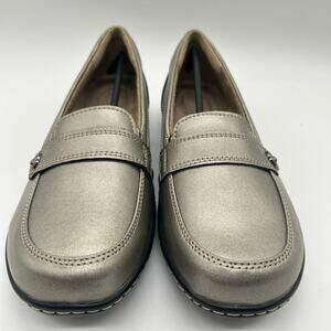 IUY Loafers Womens 10 Silver Leather Casual‎ Slip On Penny Loafers Comfort NEW